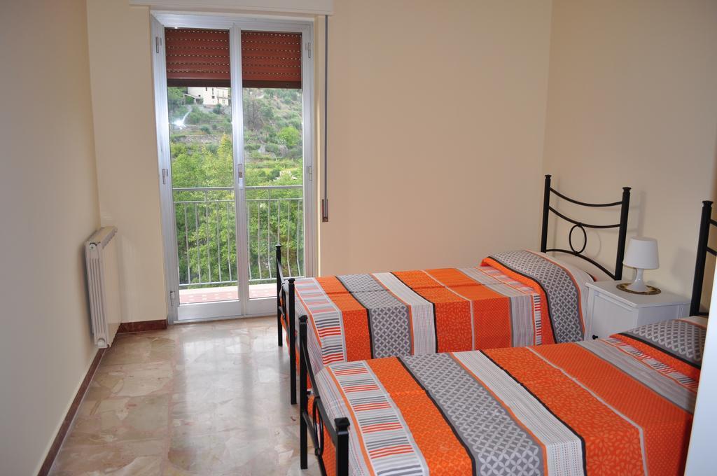 Casa Catena Francavilla di Sicilia Δωμάτιο φωτογραφία