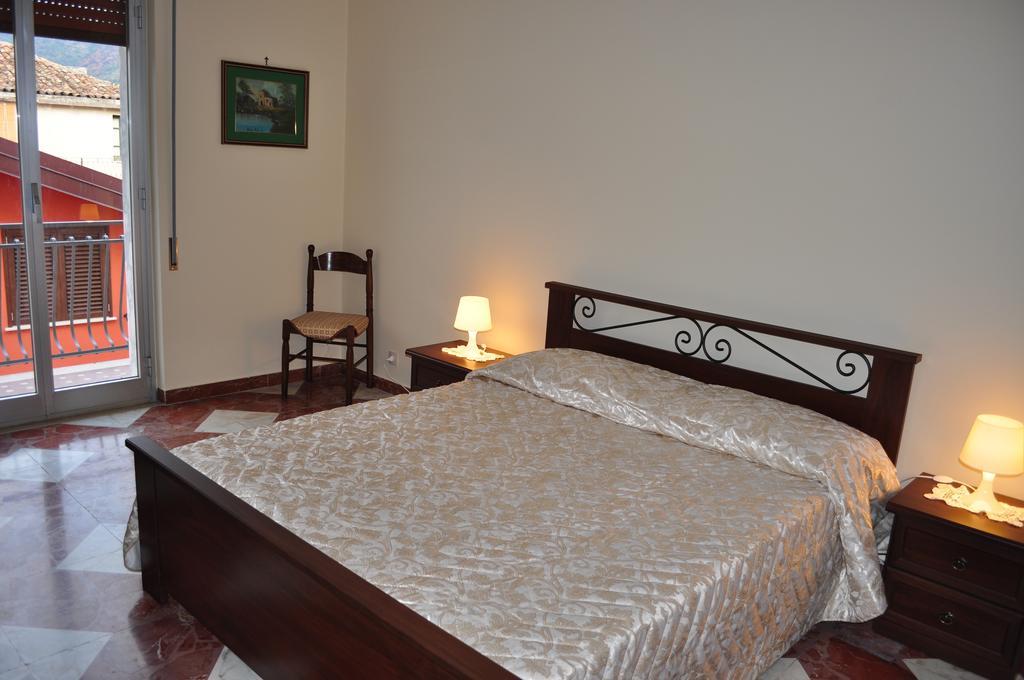 Casa Catena Francavilla di Sicilia Δωμάτιο φωτογραφία