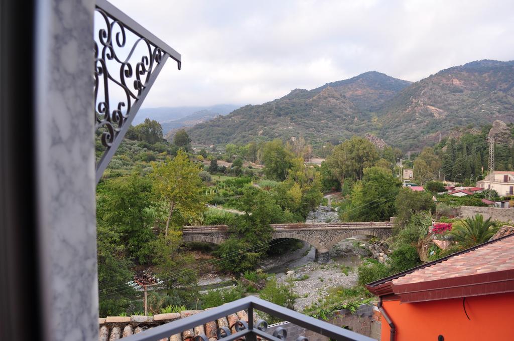 Casa Catena Francavilla di Sicilia Δωμάτιο φωτογραφία