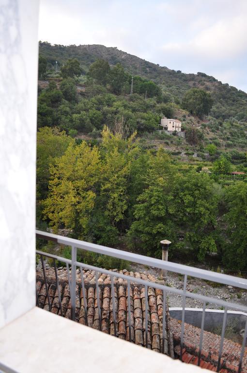 Casa Catena Francavilla di Sicilia Δωμάτιο φωτογραφία