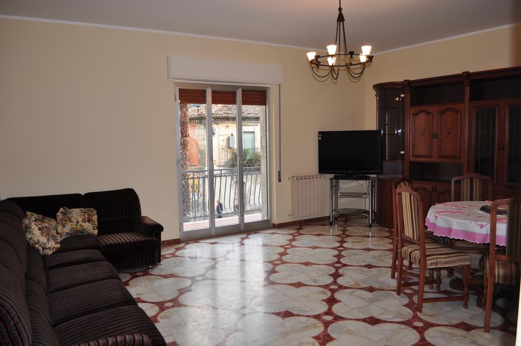 Casa Catena Francavilla di Sicilia Δωμάτιο φωτογραφία